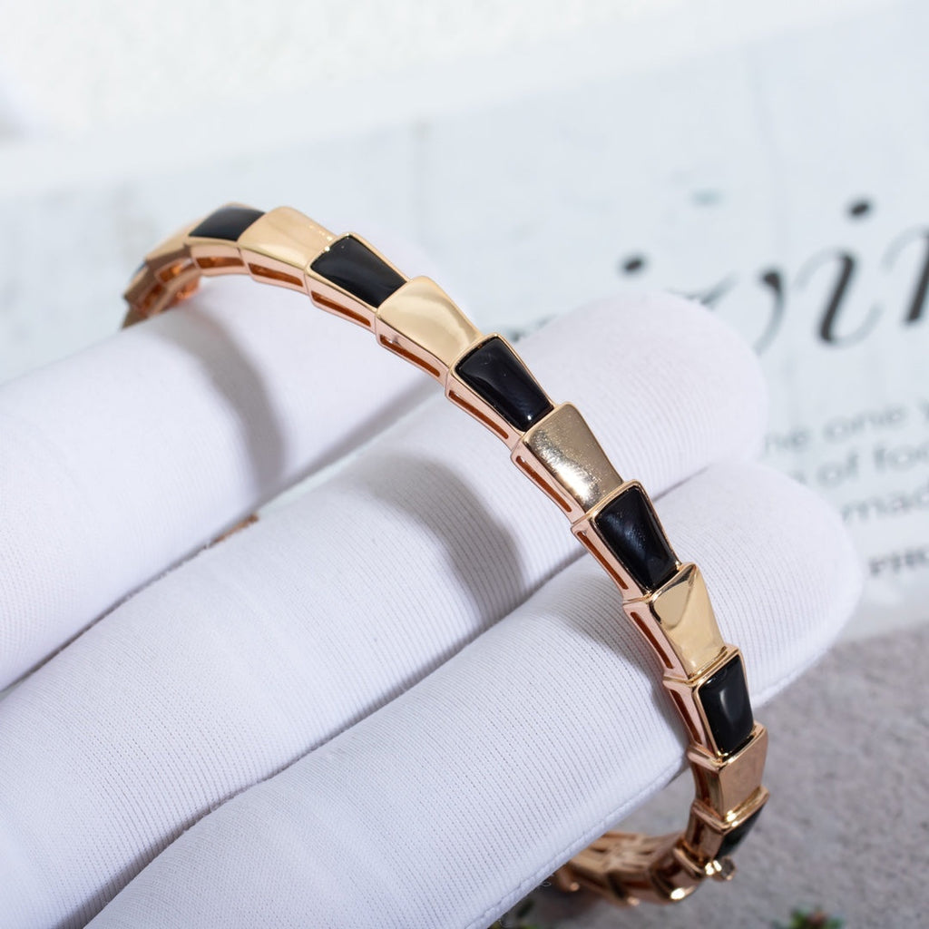 {"[⭐DORISW]SERPENTI BRACELET PINK GOLD ONYX": "【⭐DORISW】セルペンティ ブレスレット ピンクゴールド オニキス"}