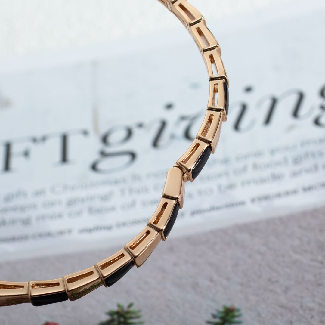 {"[⭐DORISW]SERPENTI BRACELET PINK GOLD ONYX": "【⭐DORISW】セルペンティ ブレスレット ピンクゴールド オニキス"}