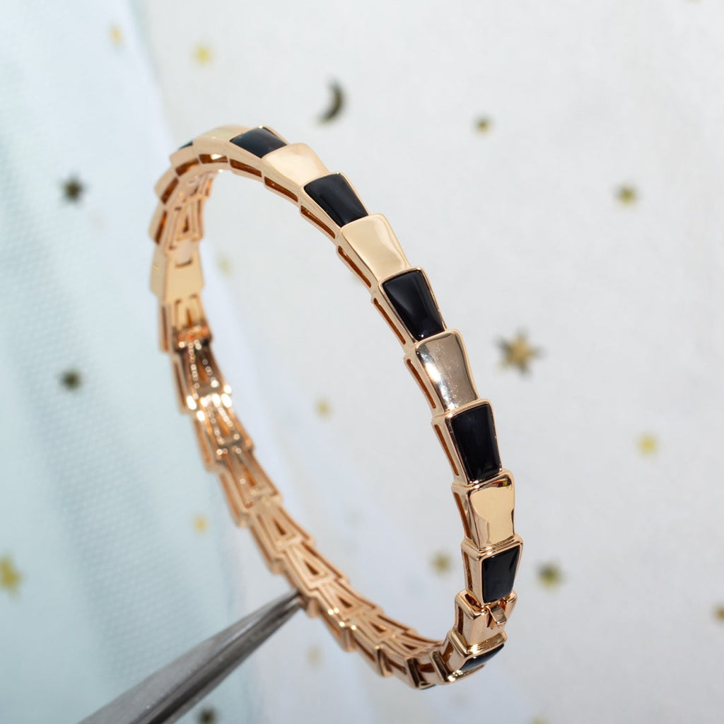 {"[⭐DORISW]SERPENTI BRACELET PINK GOLD ONYX": "【⭐DORISW】セルペンティ ブレスレット ピンクゴールド オニキス"}