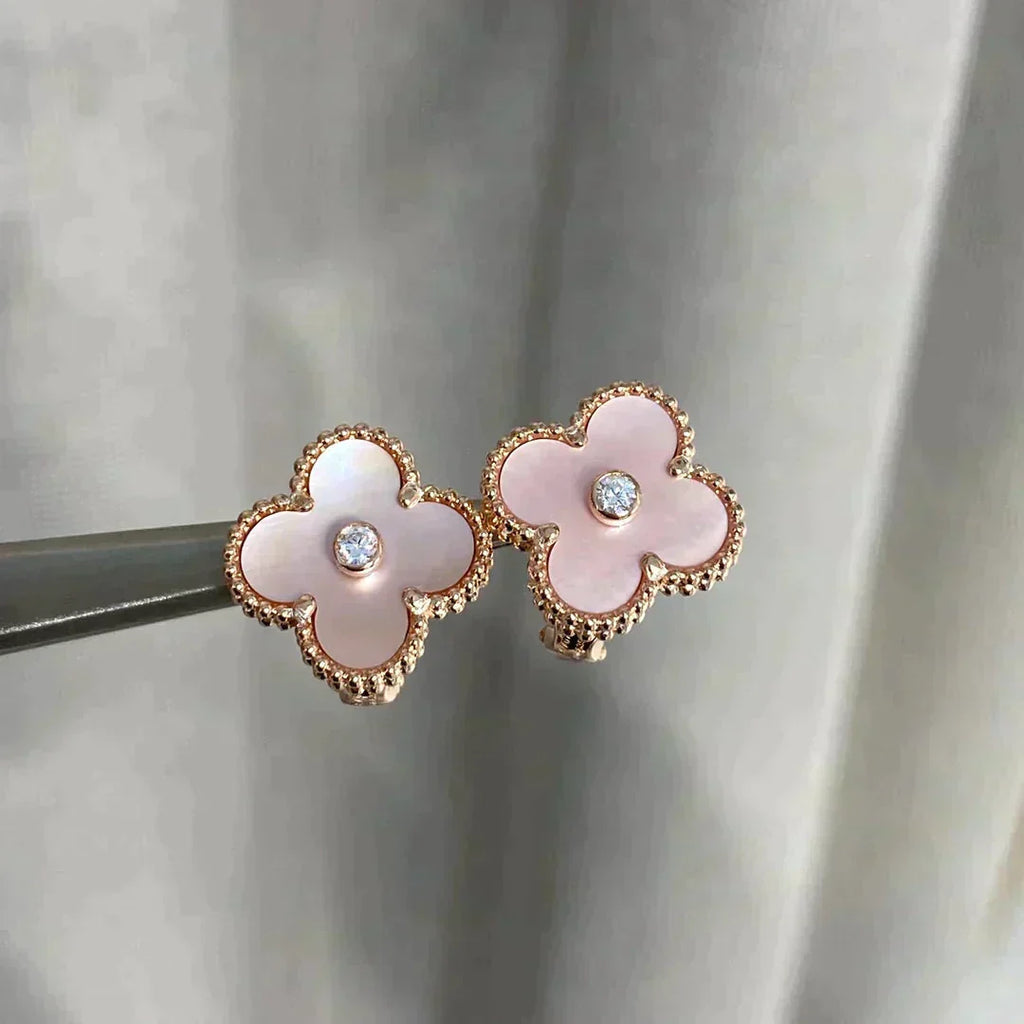 {
  "[⭐DORISW] CLOVER MEDIUM 1 MOTIFS  PINK MOP DIAMOND EARRINGS": "[⭐DORISW] クローバー ミディアム 1モチーフ ピンクマザーオブパール ダイヤモンド ピアス"
}