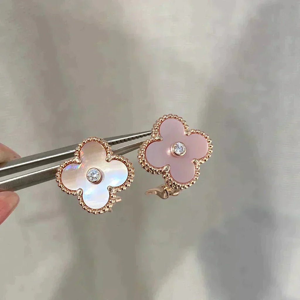 {
  "[⭐DORISW] CLOVER MEDIUM 1 MOTIFS  PINK MOP DIAMOND EARRINGS": "[⭐DORISW] クローバー ミディアム 1モチーフ ピンクマザーオブパール ダイヤモンド ピアス"
}