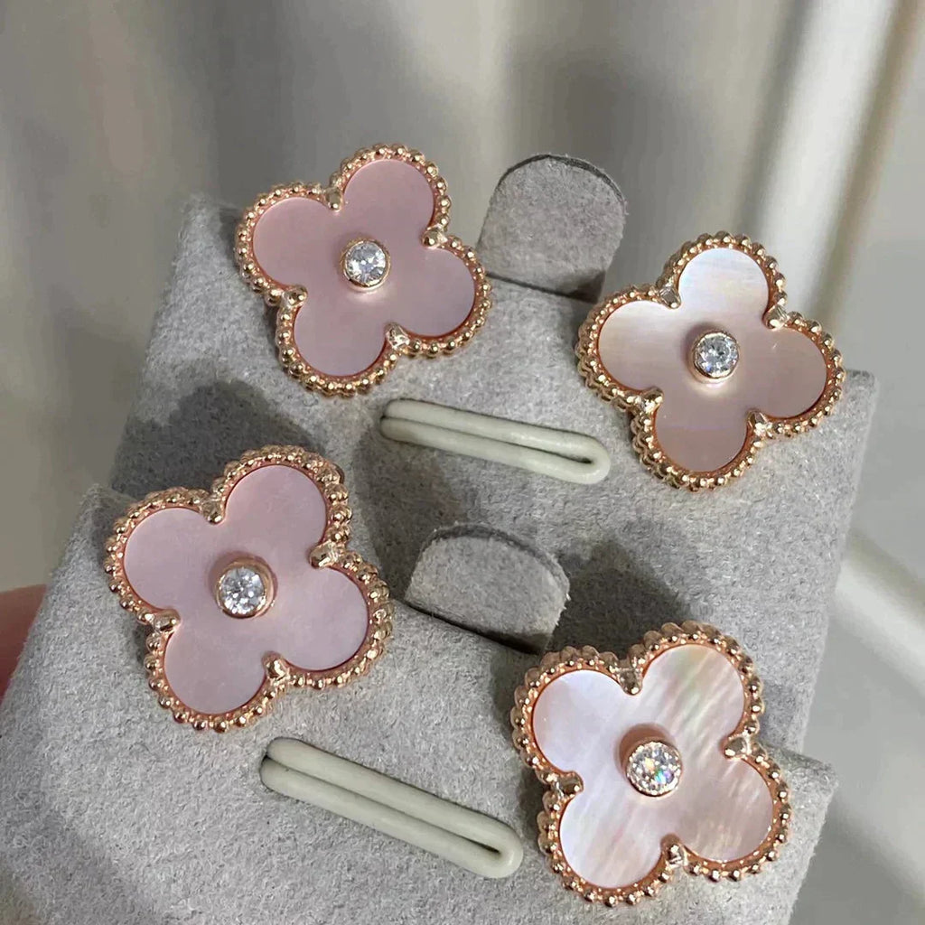 {
  "[⭐DORISW] CLOVER MEDIUM 1 MOTIFS  PINK MOP DIAMOND EARRINGS": "[⭐DORISW] クローバー ミディアム 1モチーフ ピンクマザーオブパール ダイヤモンド ピアス"
}