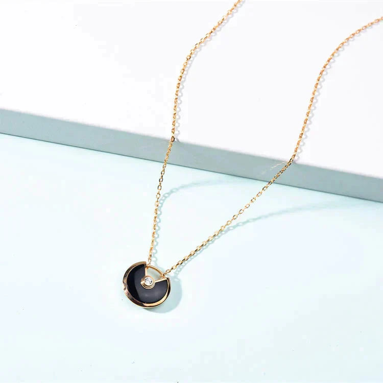 [⭐DORISW] AMULETTE GOLD CARNELIAN ONYX NECKLACE