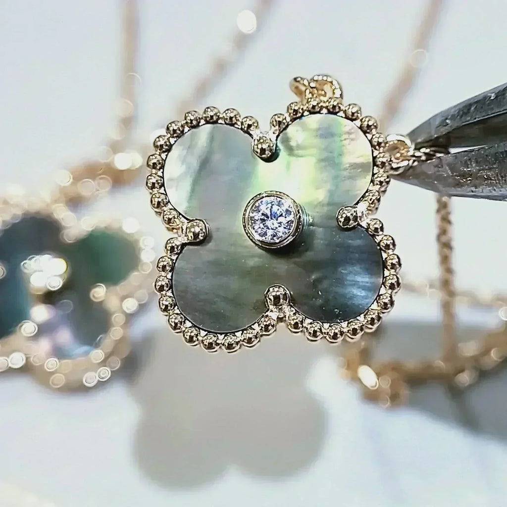 [⭐DORISW] クローバー 15MM ダイヤモンド＆マザーオブグレー ネックレス