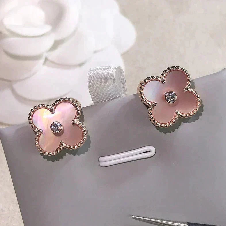 {
  "[⭐DORISW] CLOVER MEDIUM 1 MOTIFS  PINK MOP DIAMOND EARRINGS": "[⭐DORISW] クローバー ミディアム 1モチーフ ピンクマザーオブパール ダイヤモンド ピアス"
}