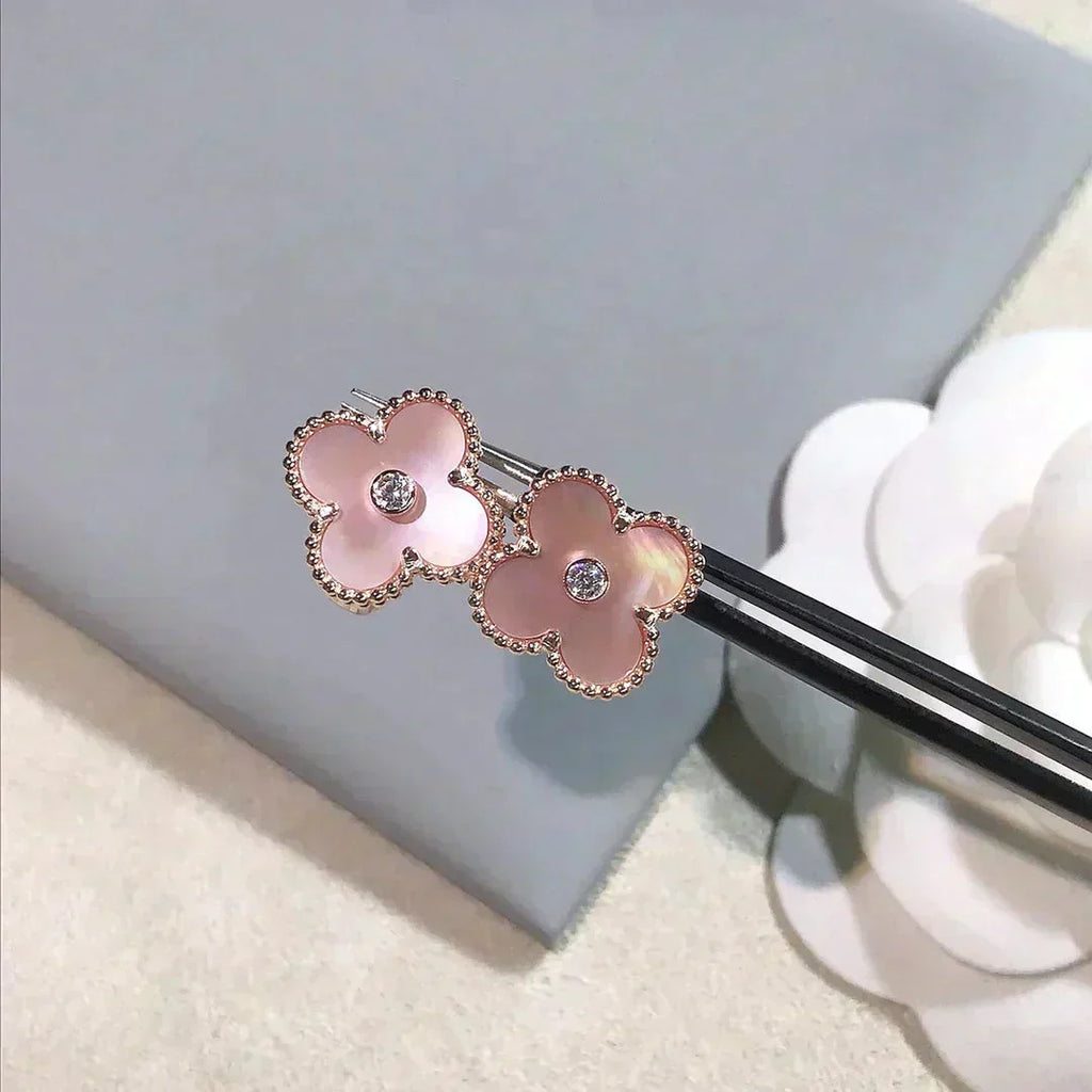 {
  "[⭐DORISW] CLOVER MEDIUM 1 MOTIFS  PINK MOP DIAMOND EARRINGS": "[⭐DORISW] クローバー ミディアム 1モチーフ ピンクマザーオブパール ダイヤモンド ピアス"
}