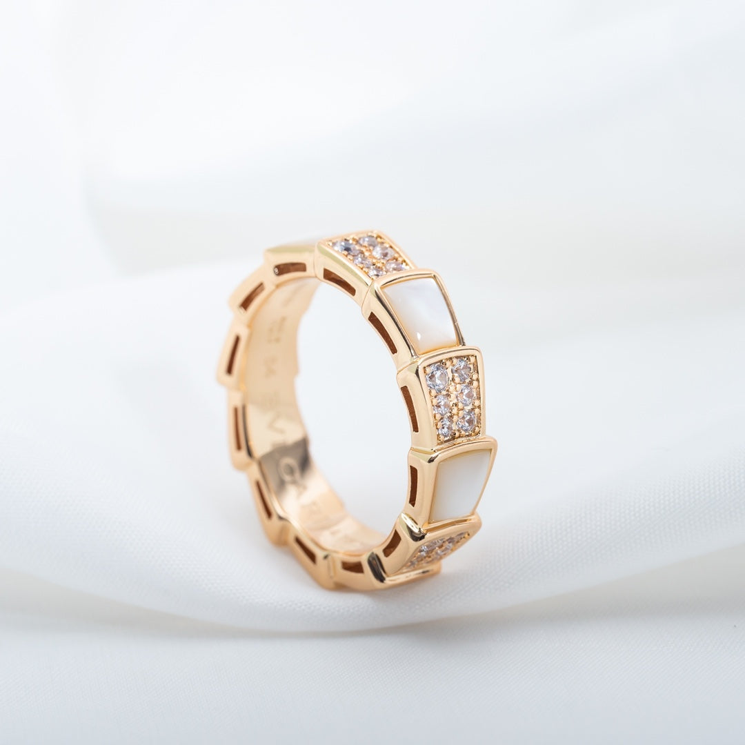[⭐DORISW]SERPENTI RING ROSEGOLD PERLMUTT DIAMANT-PAVÉ 4MM