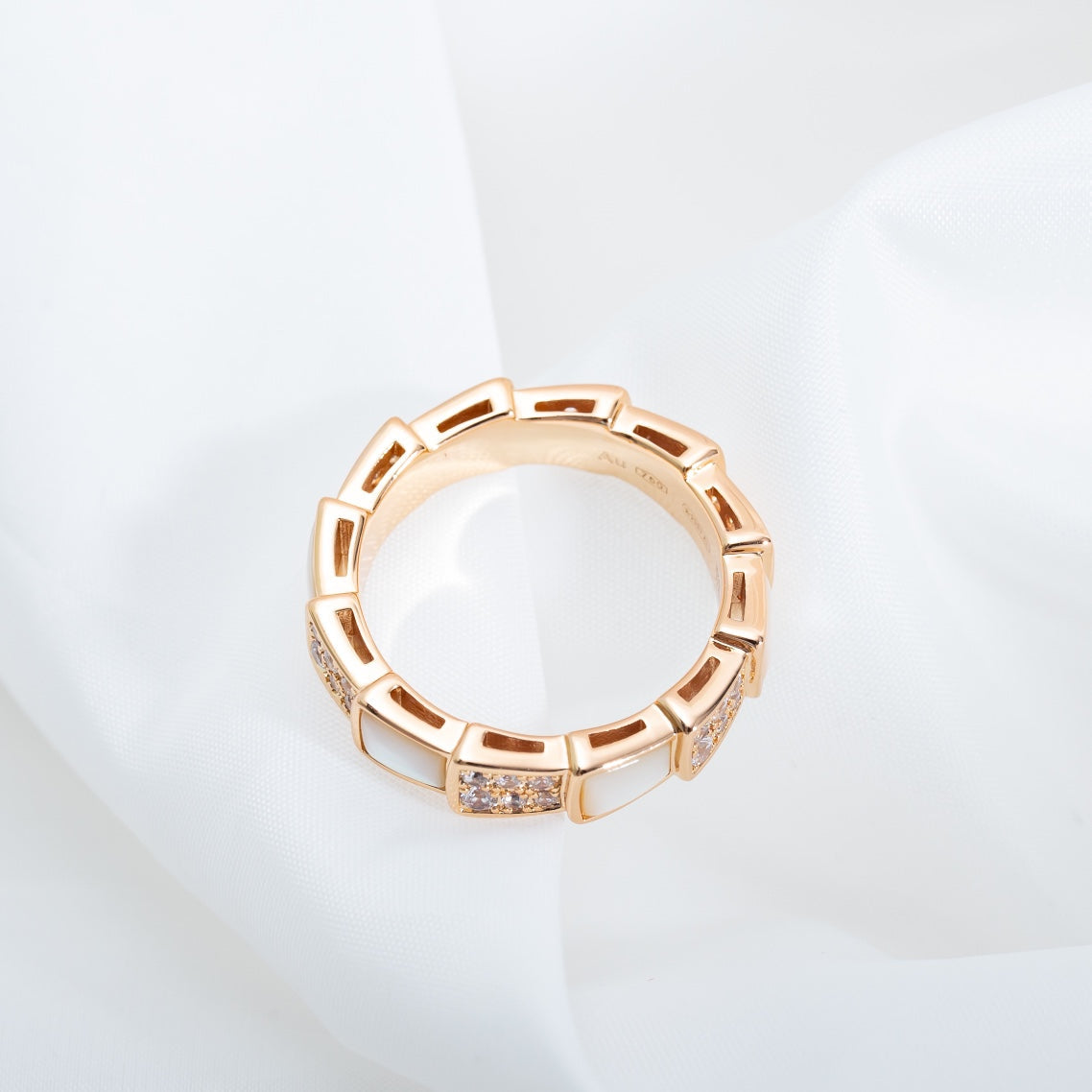 [⭐DORISW]SERPENTI RING ROSEGOLD PERLMUTT DIAMANT-PAVÉ 4MM