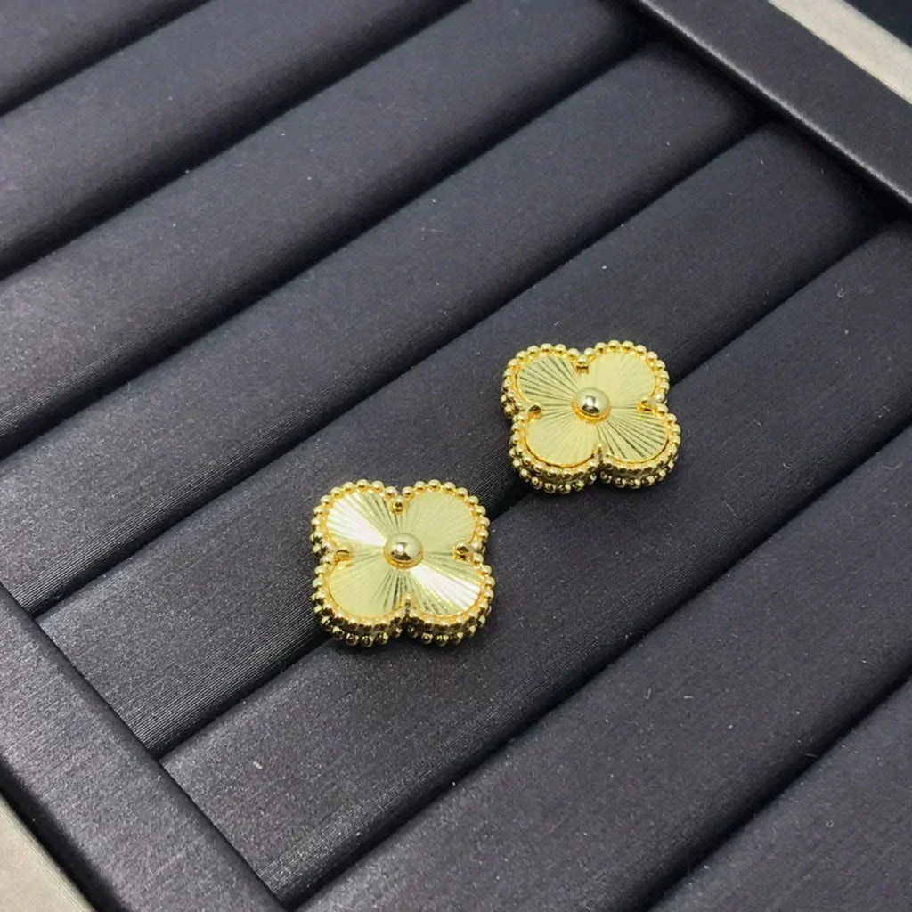 [⭐DORISW] クローバー ミニ 9.5MM レーザー イヤリング