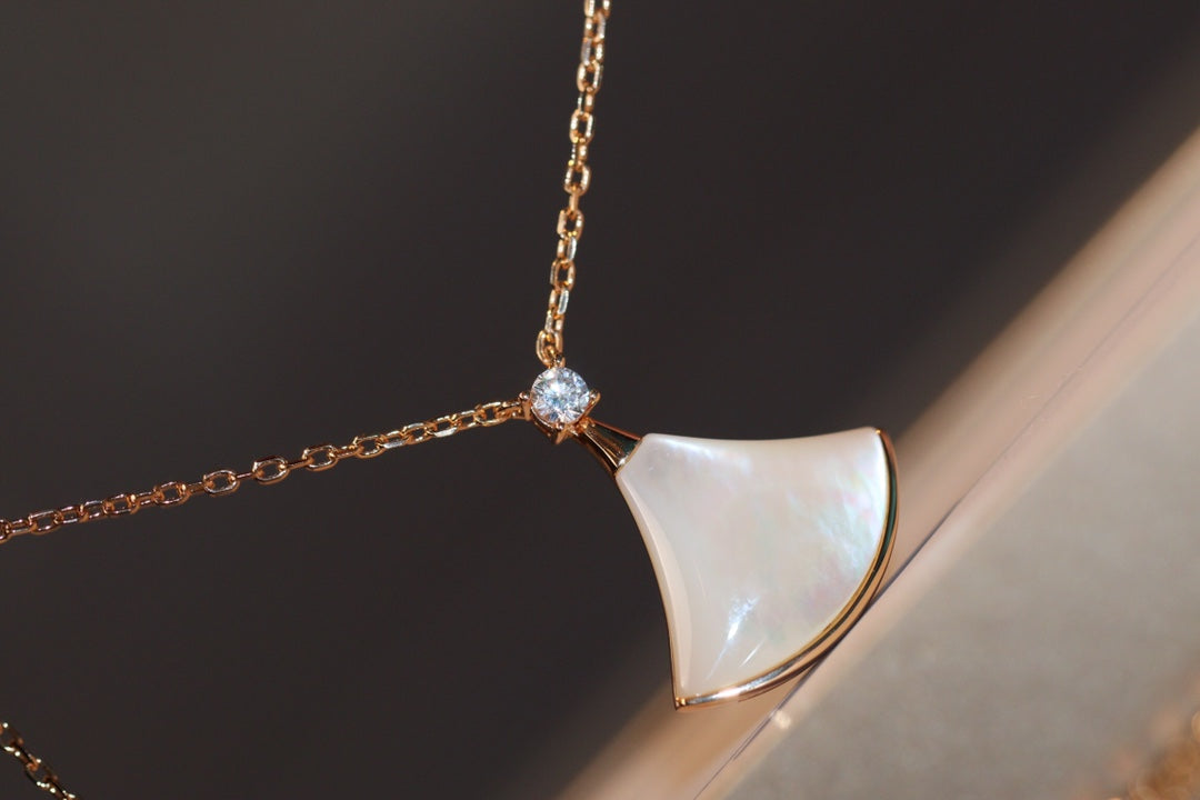 [⭐DORISW]DREAM HALSKETTE WEISSES PERLMUTT ROSÉGOLD 1 DIAMANT