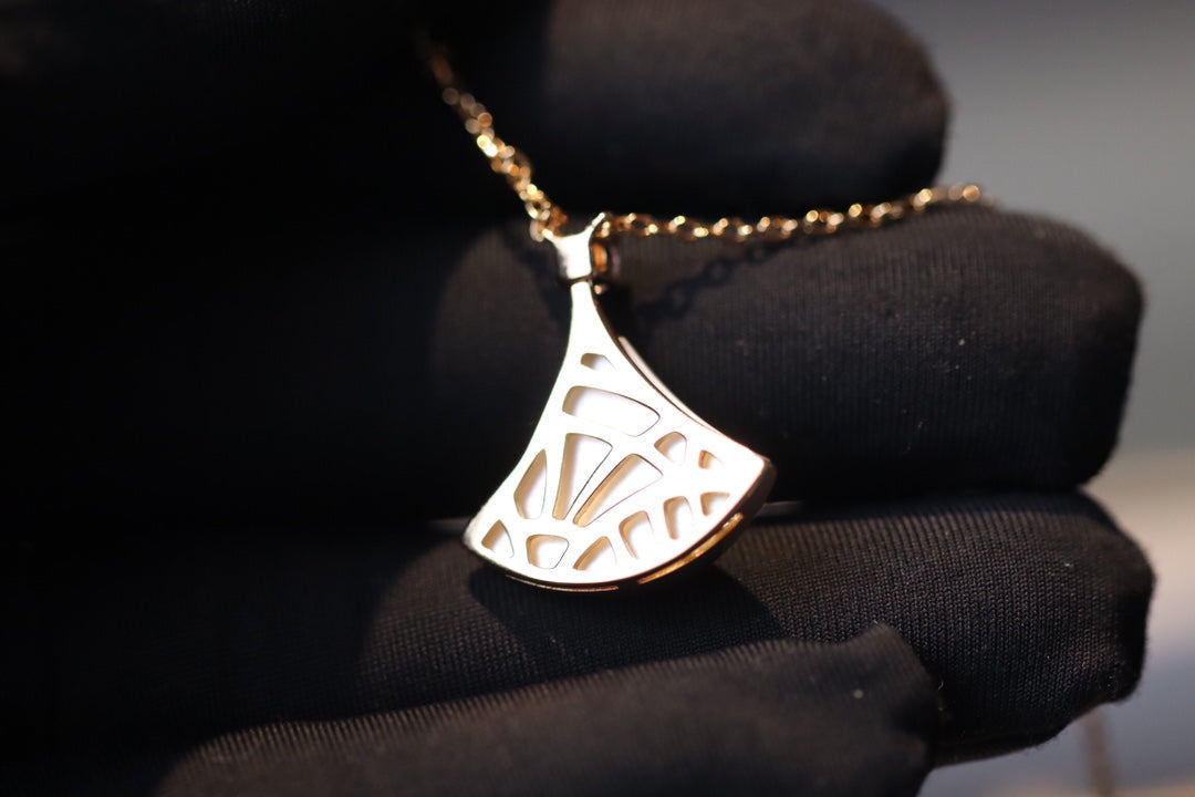 [⭐DORISW]DREAM HALSKETTE WEISSES PERLMUTT ROSÉGOLD 1 DIAMANT