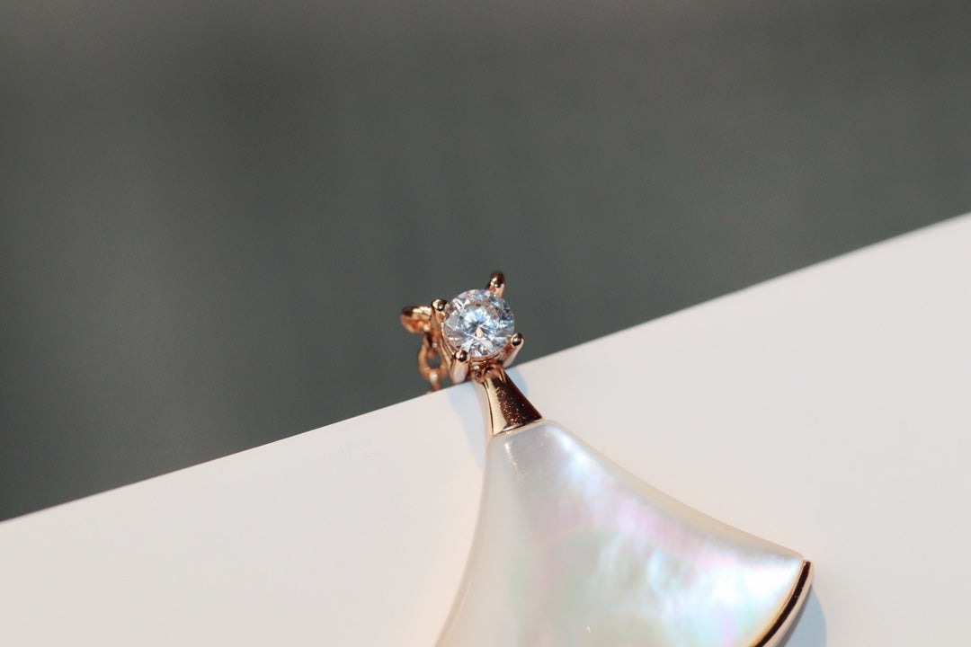 [⭐DORISW]DREAM HALSKETTE WEISSES PERLMUTT ROSÉGOLD 1 DIAMANT