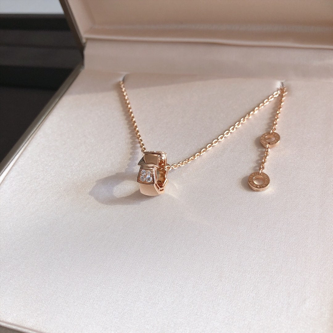 [⭐DORISW]SERPENTI ANHÄNGER-HALSKETTE AUS ROSÉGOLD MIT DIAMANTEN