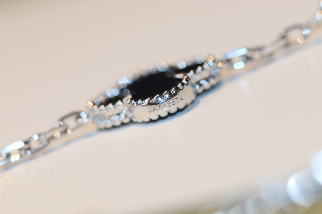 [⭐DORISW] CLOVER 20 MOTIFS ONYX DIAMOND SILVER
