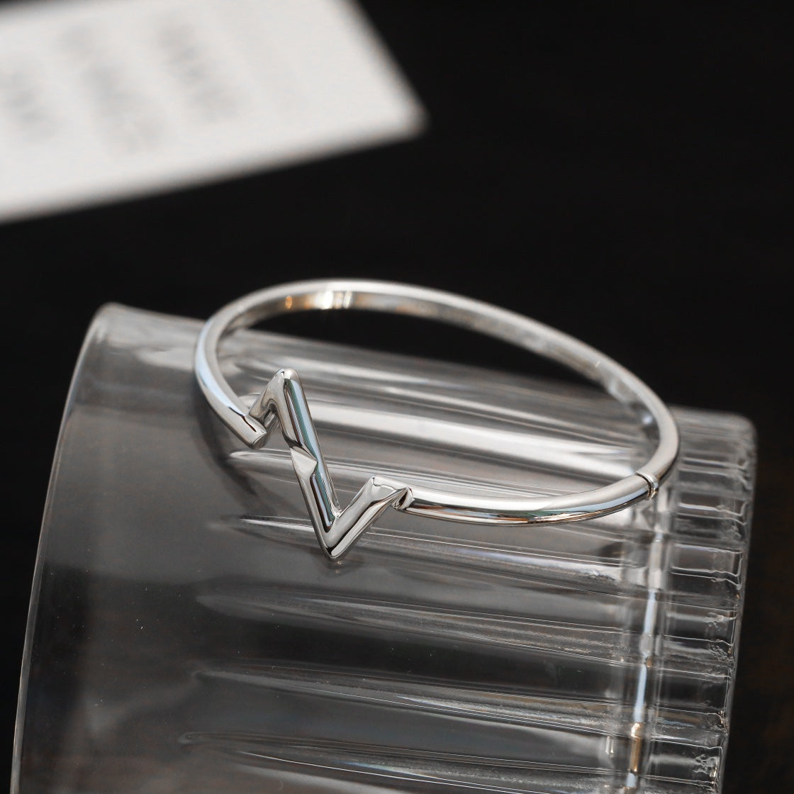 [⭐DORISW] VOLTE UPSIDE DOWN ARMBAND