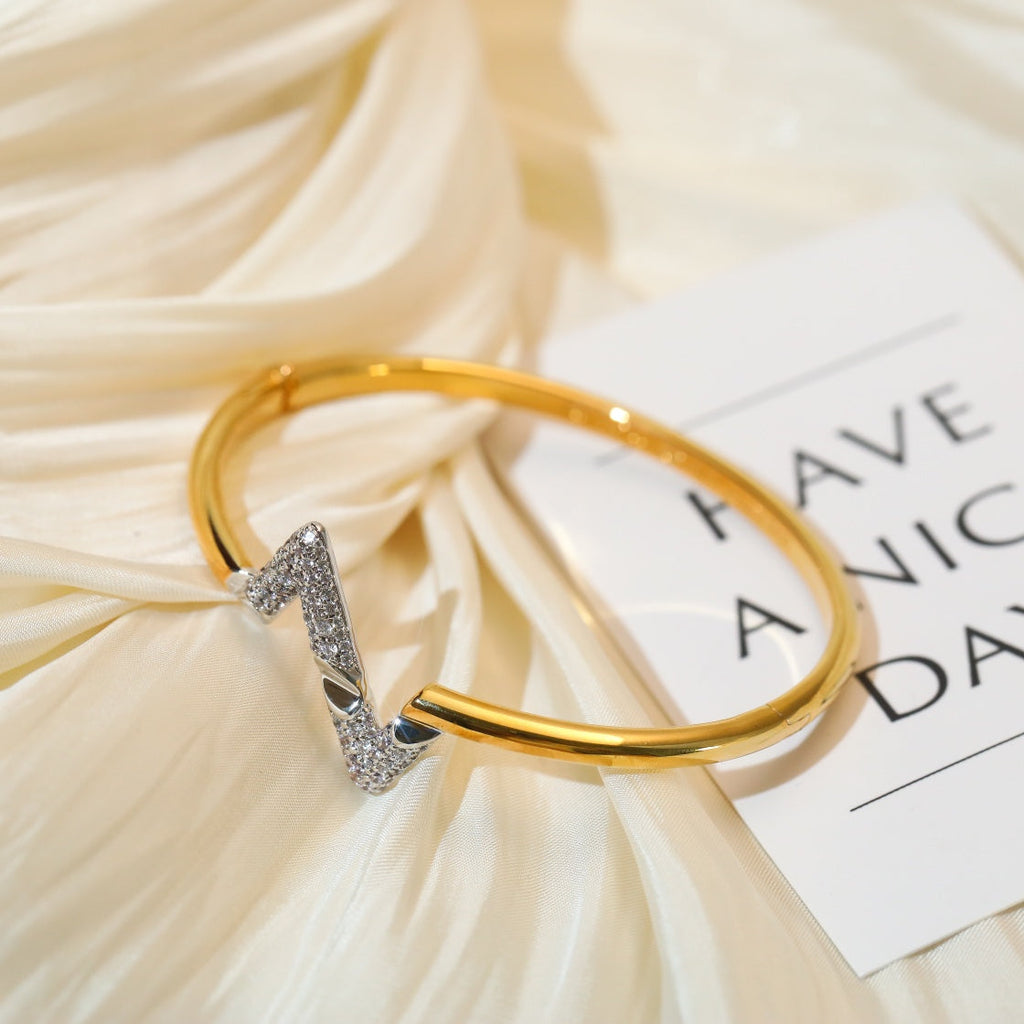 [⭐DORISW] VOLTE UPSIDE DOWN GOLD-DIAMANTARMBAND