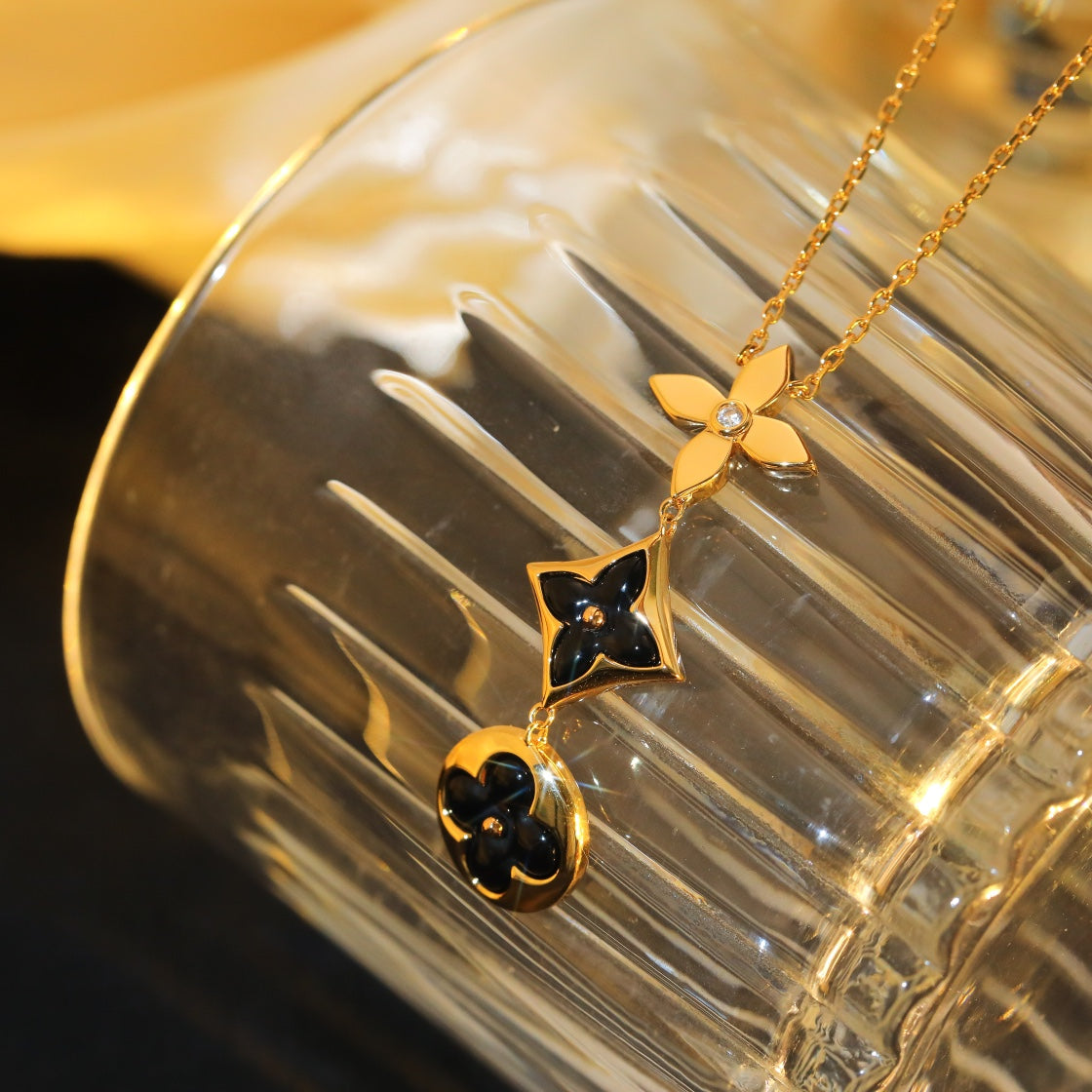 [⭐DORISW] HALSKETTE MIT STERN UND SONNE AUS ONYX UND ROSÉGOLD