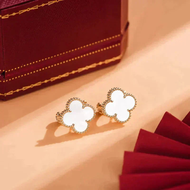 [⭐DORISW] CLOVER MEDIUM 1 MOTIFS  WHITE MOP STUD EARRINGS