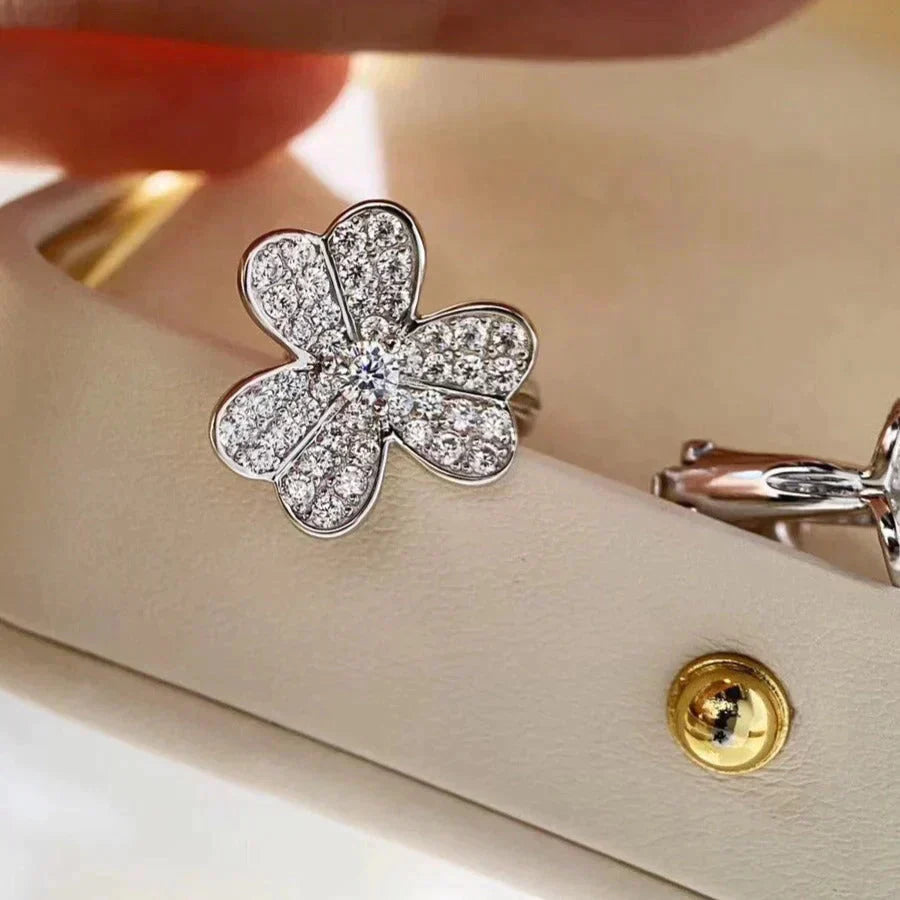 [⭐DORISW] クローバー コスモス ダイヤモンド ピアス シルバー