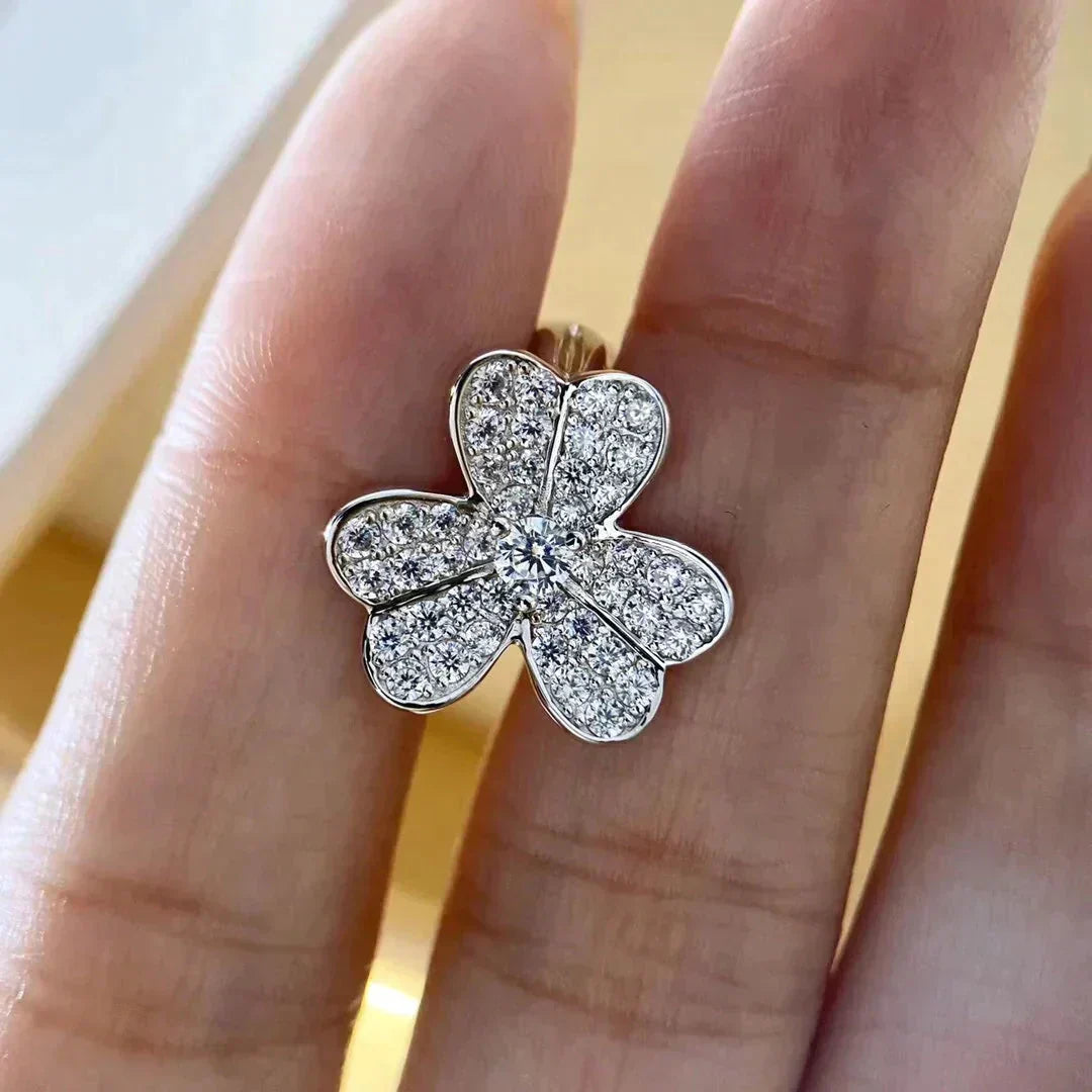 [⭐DORISW] クローバー コスモス ダイヤモンド ピアス シルバー