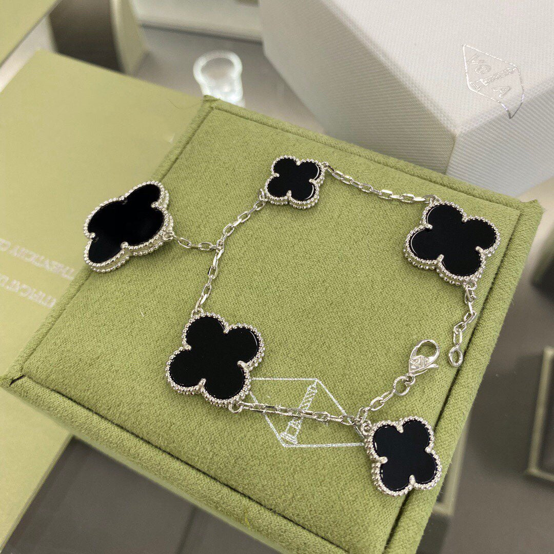 [⭐DORISW] CLOVER 5 MOTIFS SIVLER ONYX BRACELET
