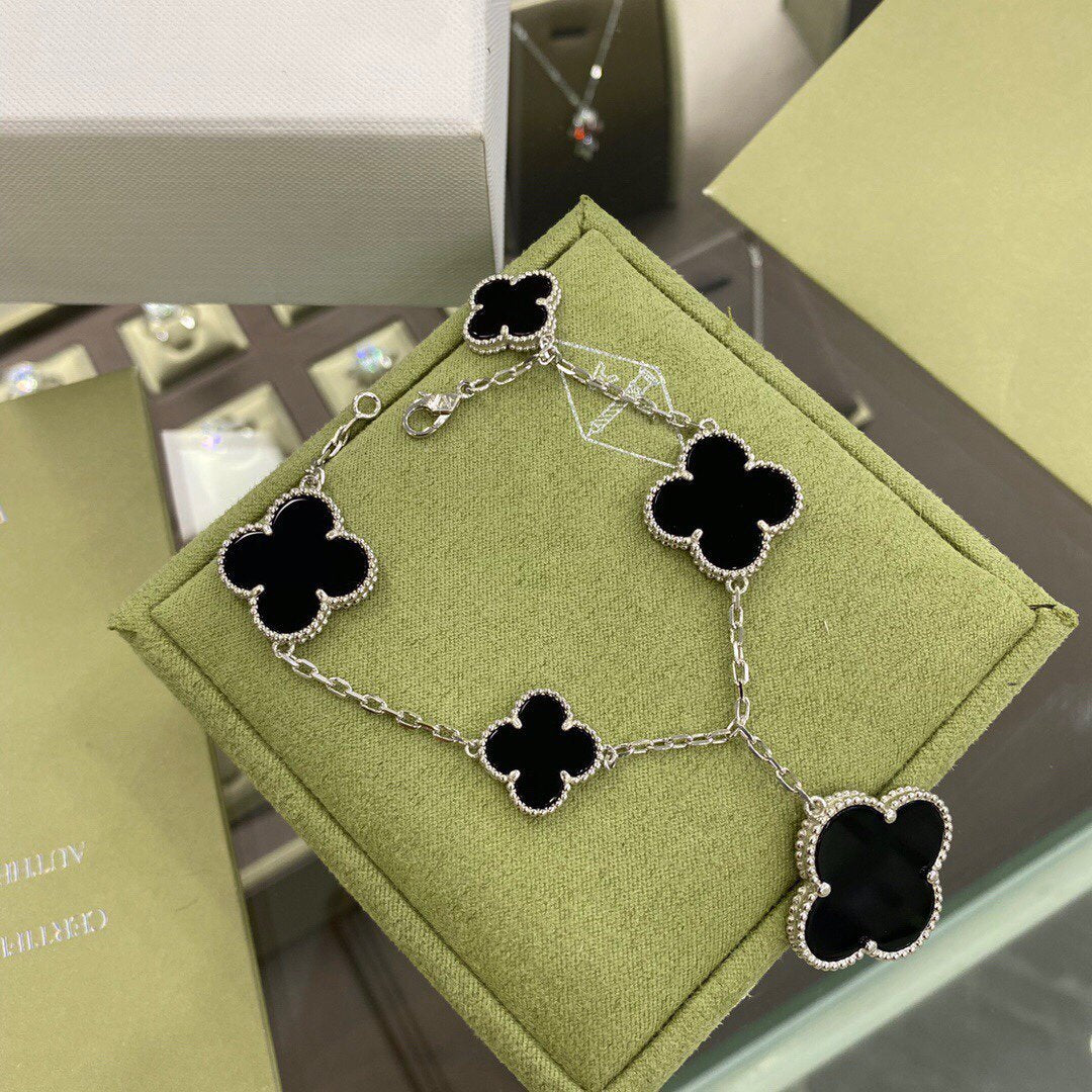 [⭐DORISW] CLOVER 5 MOTIFS SIVLER ONYX BRACELET