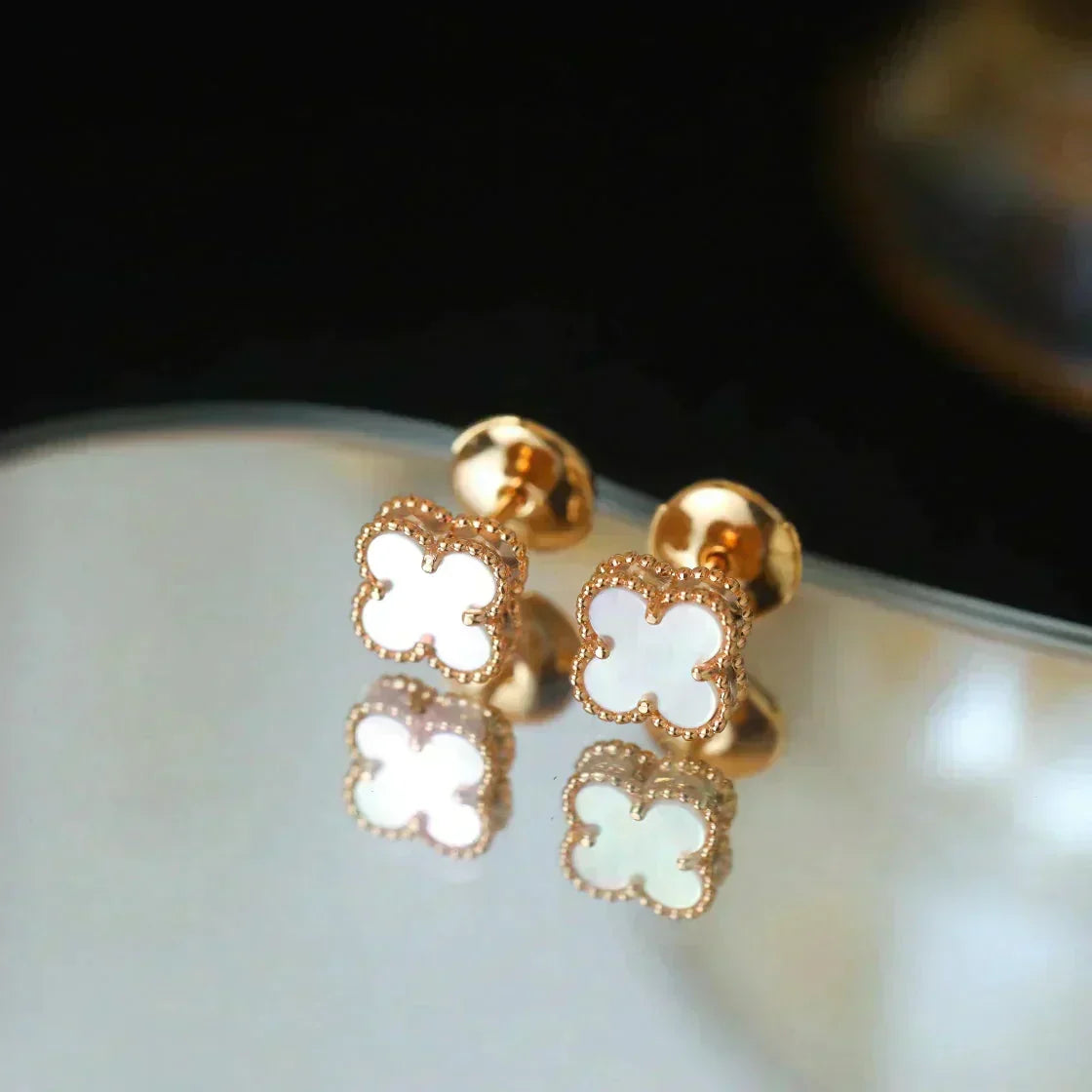 [⭐DORISW] CLOVER MINI 9.5MM WHITE MOP EARRINGS