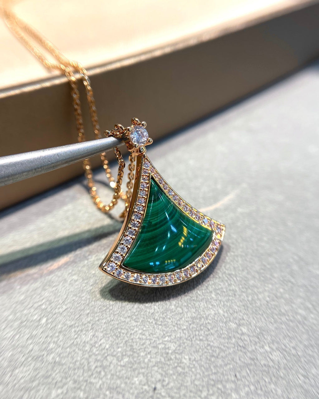 [⭐DORISW]DREAM MALACHIT-DIAMANT-HALSKETTE MIT PINKGOLD-PAVÉ