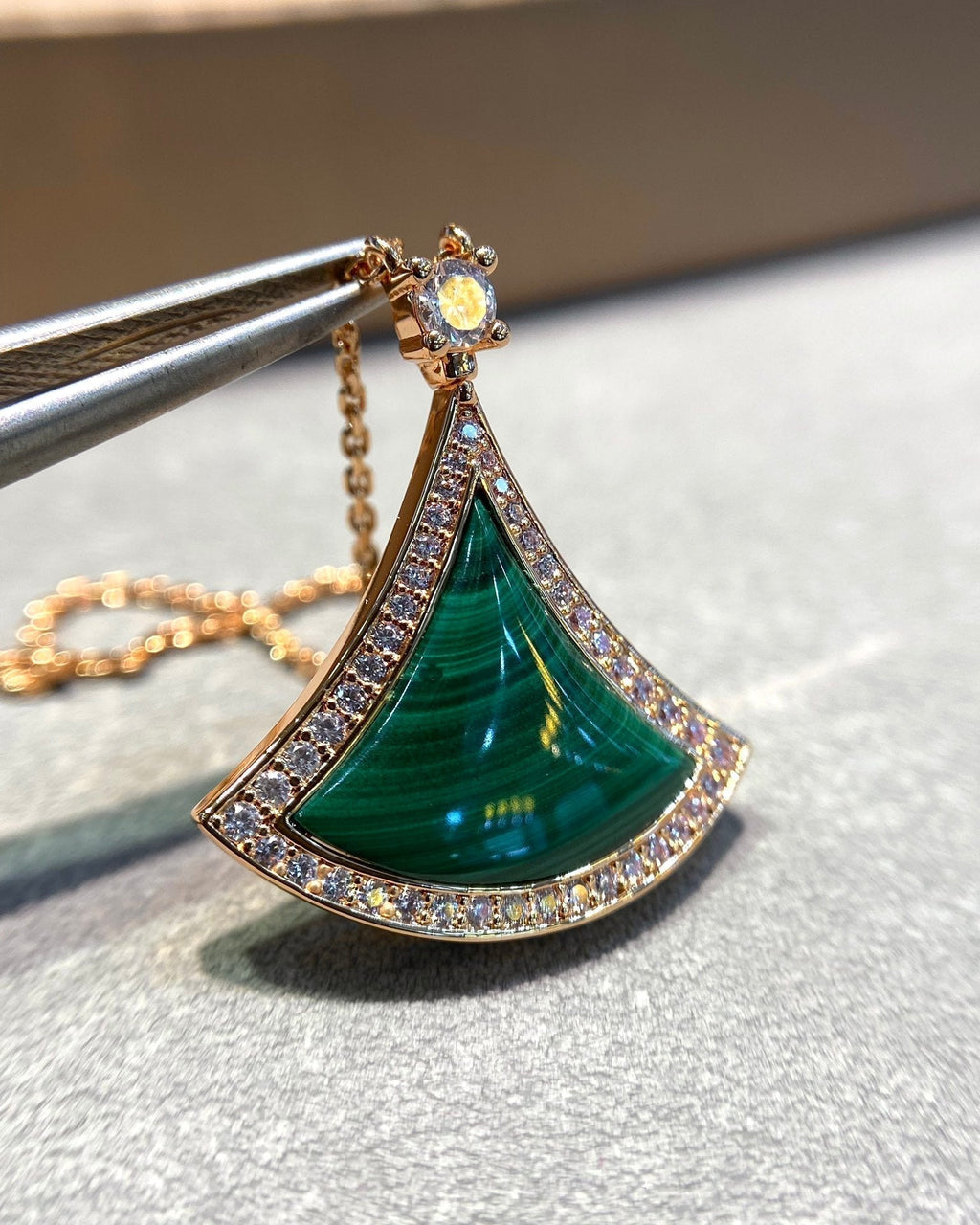 [⭐DORISW]DREAM MALACHIT-DIAMANT-HALSKETTE MIT PINKGOLD-PAVÉ