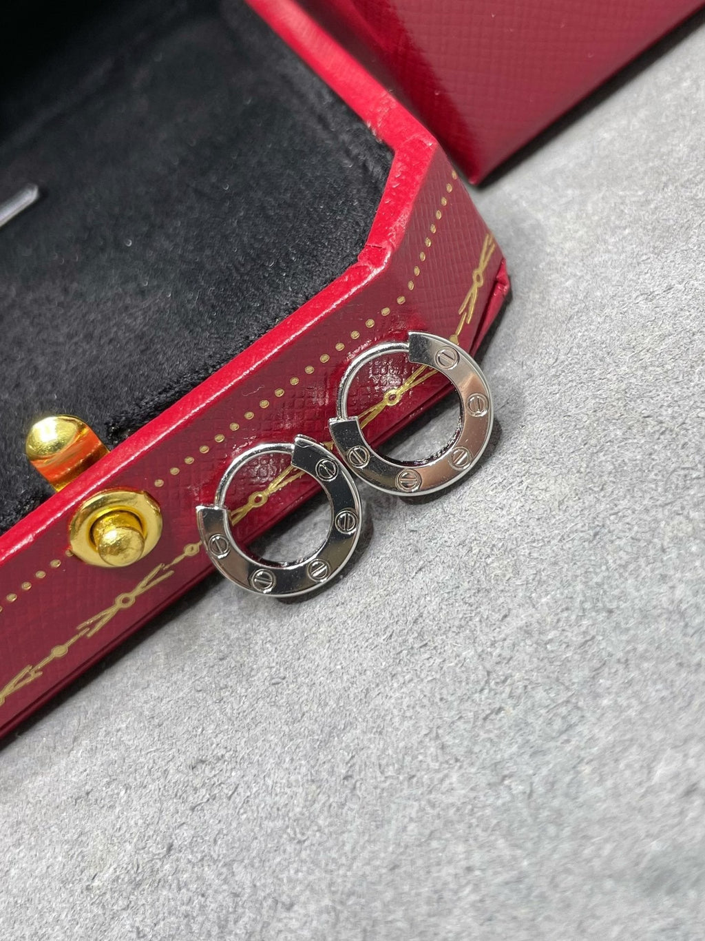 [⭐DORISW] LOVE MINI EARRINGS
