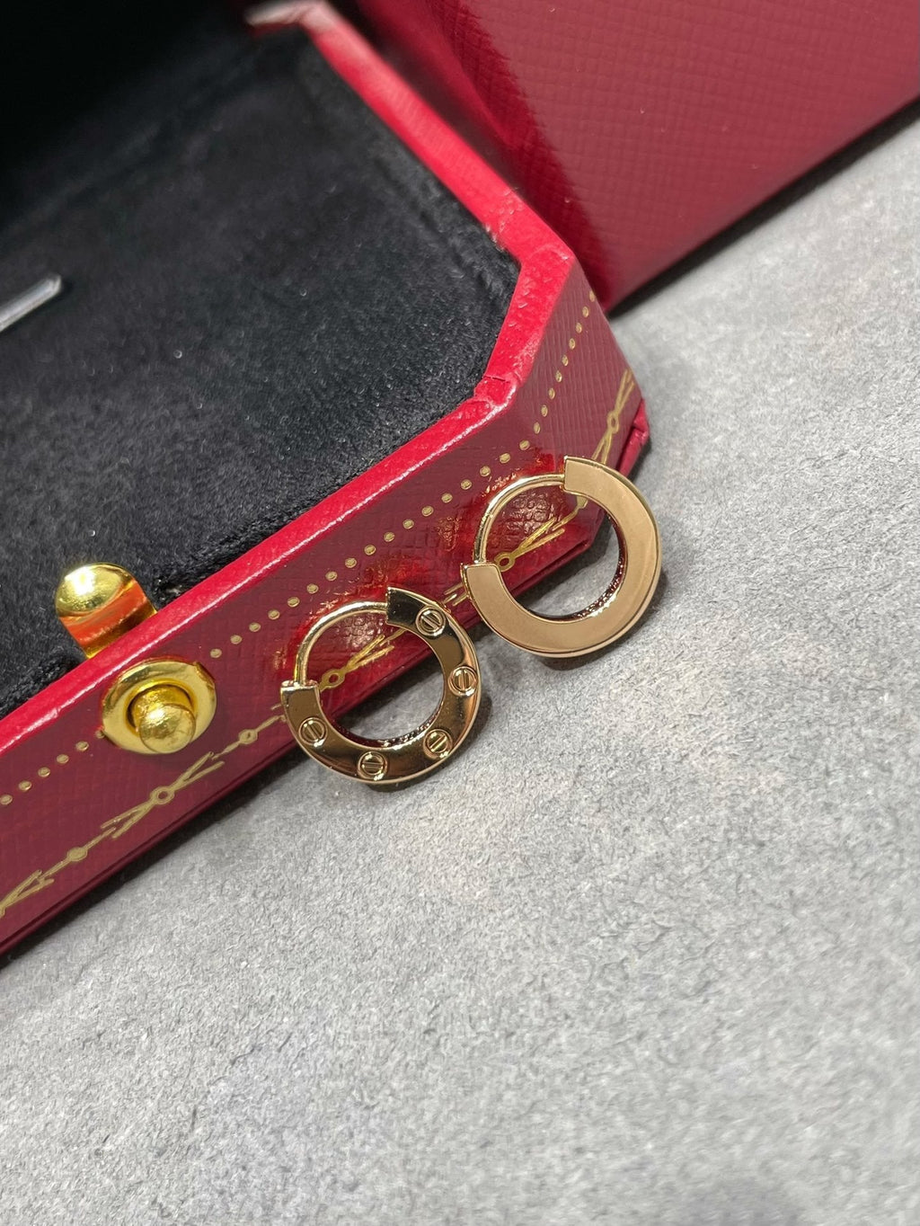 [⭐DORISW] LOVE MINI EARRINGS