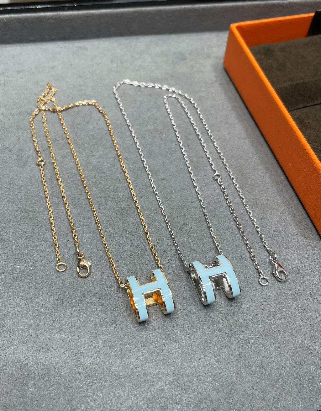 [⭐DORISW] POP H SKY BLUE NECKLACE