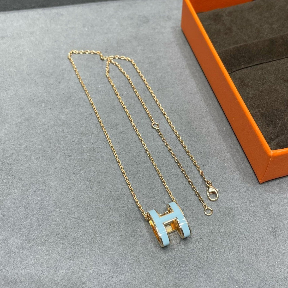 [⭐DORISW] POP H SKY BLUE NECKLACE