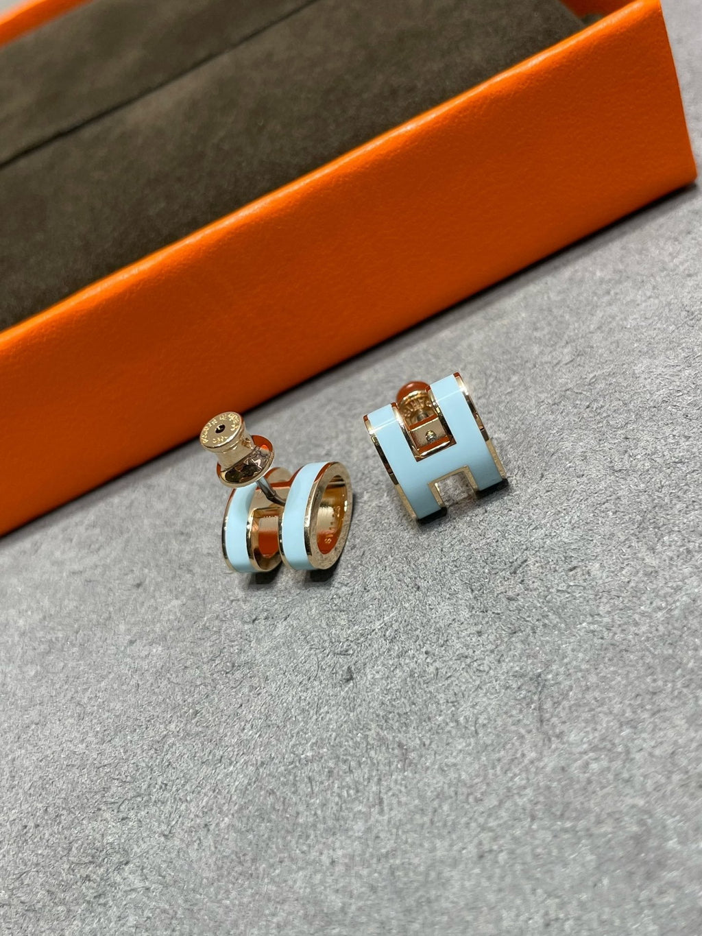 [⭐DORISW] POP H SKY BLUE STUD EARRINGS