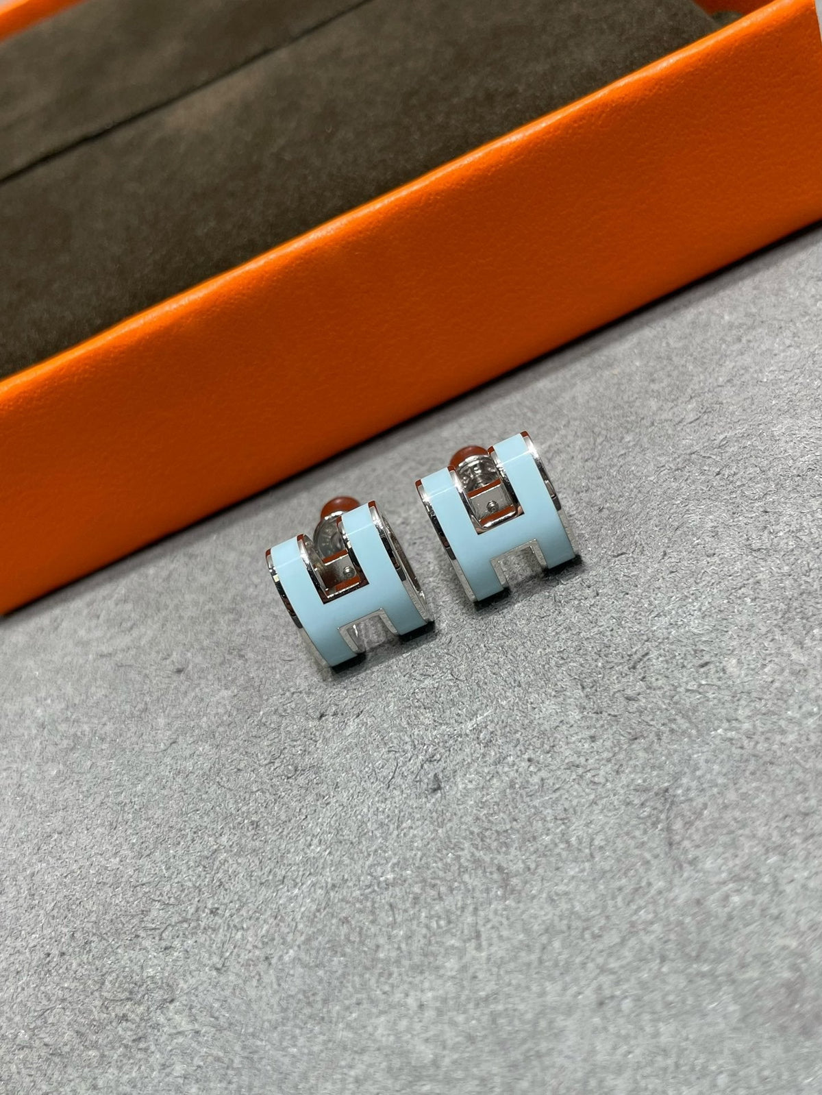 [⭐DORISW] POP H SKY BLUE STUD EARRINGS
