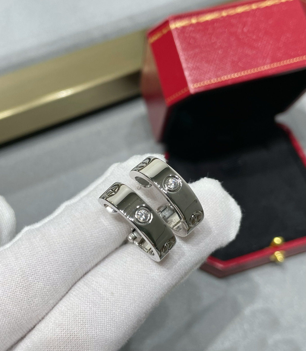 [⭐DORISW] LOVE 5.5MM 1ポイントダイヤモンドピアス