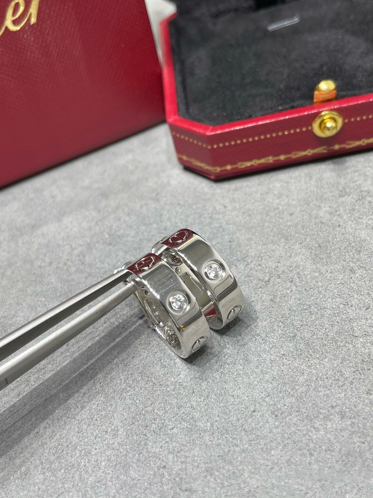 [⭐DORISW] LOVE 5,5 MM OHRRINGE MIT 1 DIAMANT