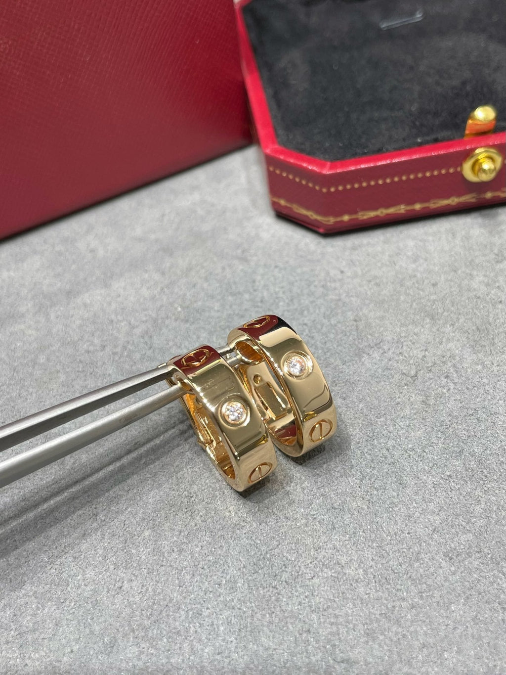 [⭐DORISW] LOVE 5,5 MM OHRRINGE MIT 1 DIAMANT