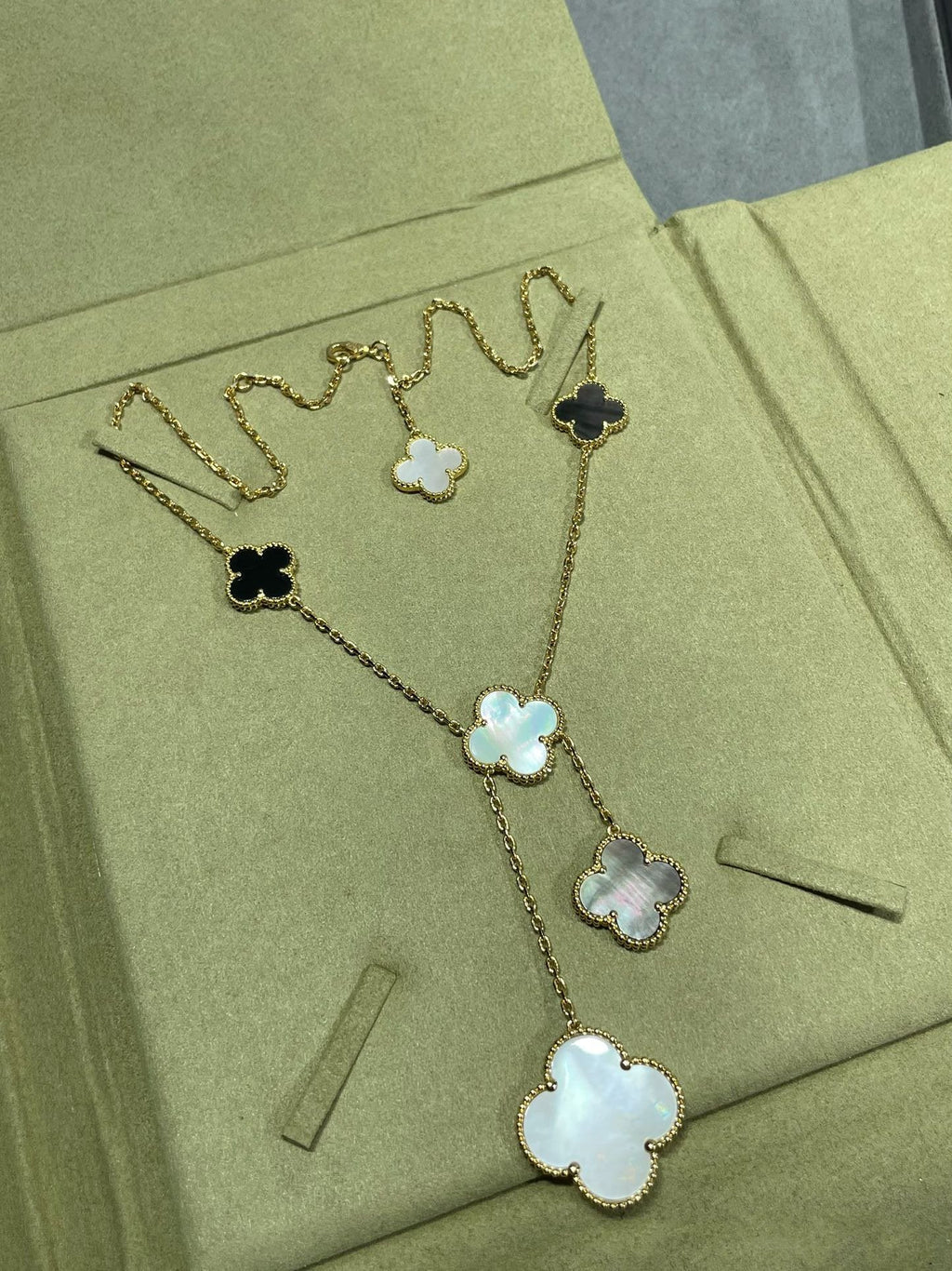 [⭐DORISW] CLOVER 6 MOTIF MOP ONYX GOLD NECKLACE