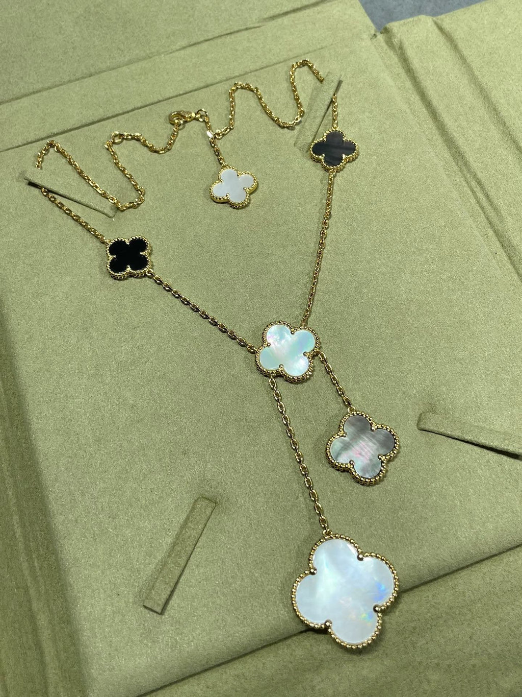 [⭐DORISW] CLOVER 6 MOTIF MOP ONYX GOLD NECKLACE