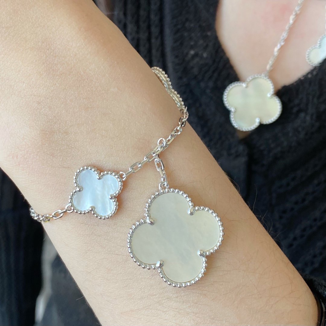 [⭐DORISW] CLOVER 5-MOTIV ARMBAND WEISSES PERLMUTT SILBER
