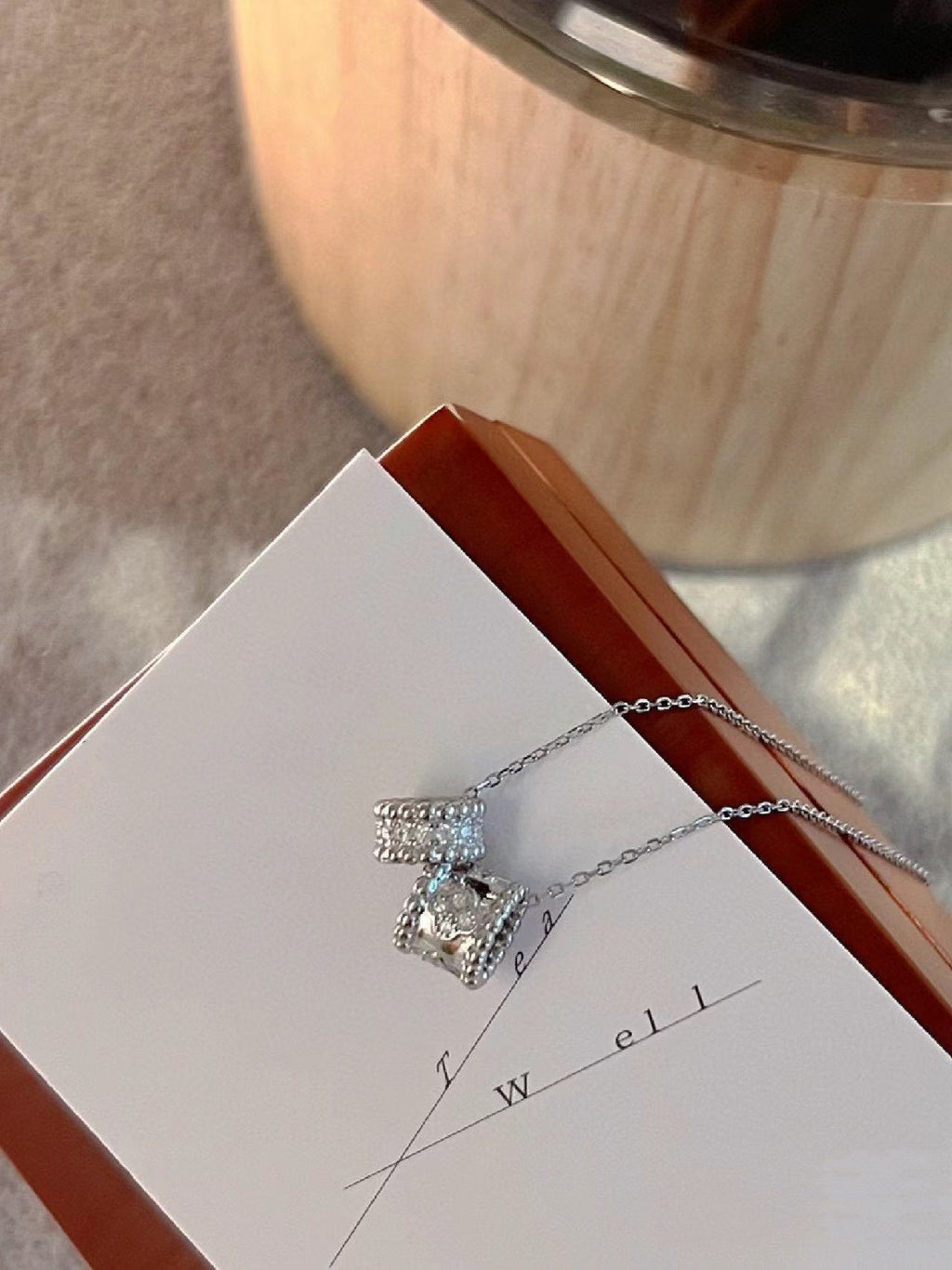 {
  "[⭐DORISW] PERLEE DOUBLE PENDANT SILVER DIAMOND NECKLACE": "[⭐DORISW] ペルレ ダブル ペンダント シルバー ダイヤモンド ネックレス"
}