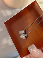 {
  "[⭐DORISW] PERLEE DOUBLE PENDANT SILVER DIAMOND NECKLACE": "[⭐DORISW] ペルレ ダブル ペンダント シルバー ダイヤモンド ネックレス"
}