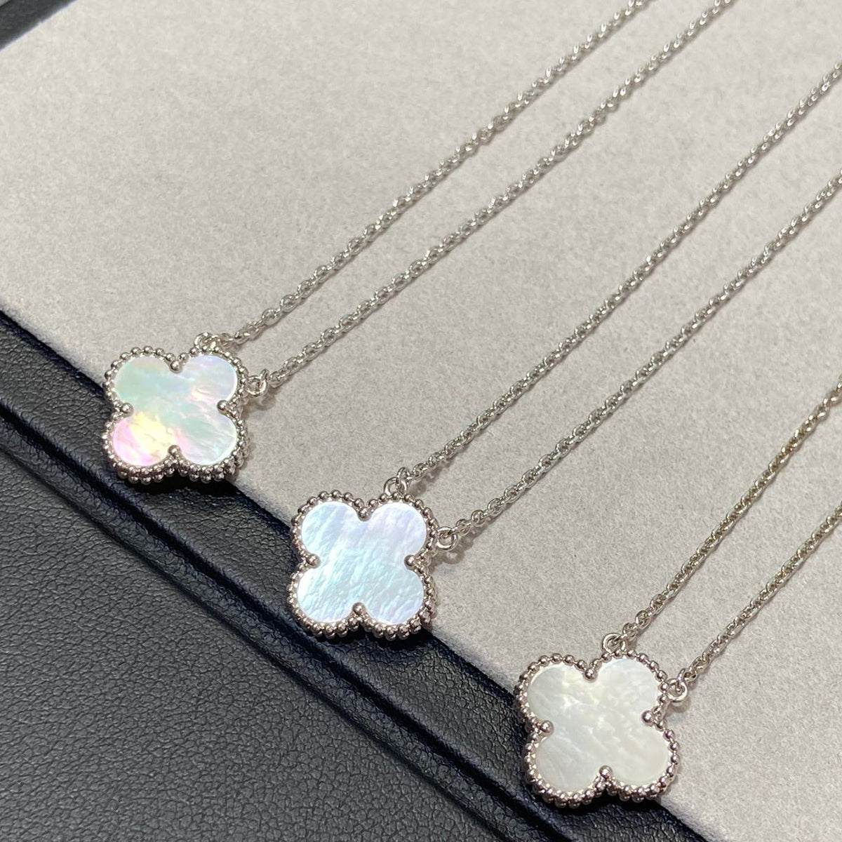 [⭐DORISW] CLOVER MEDIUM SILVER WHITE MOP NECKLACE
