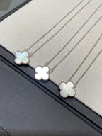 [⭐DORISW] CLOVER MEDIUM SILVER WHITE MOP NECKLACE