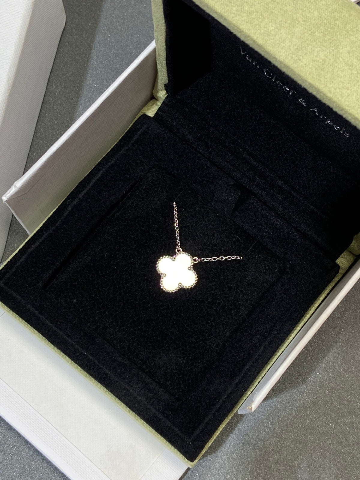 [⭐DORISW] CLOVER MEDIUM SILVER WHITE MOP NECKLACE