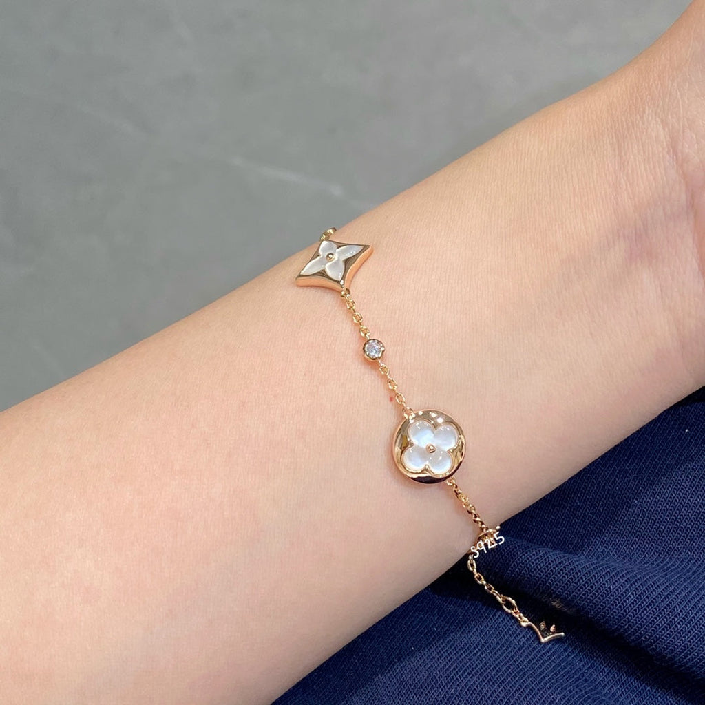 [⭐DORISW] ARMBAND MIT STERN- UND SONNENMOTIV, WEISSES PERLMUTT, ROSÉGOLD