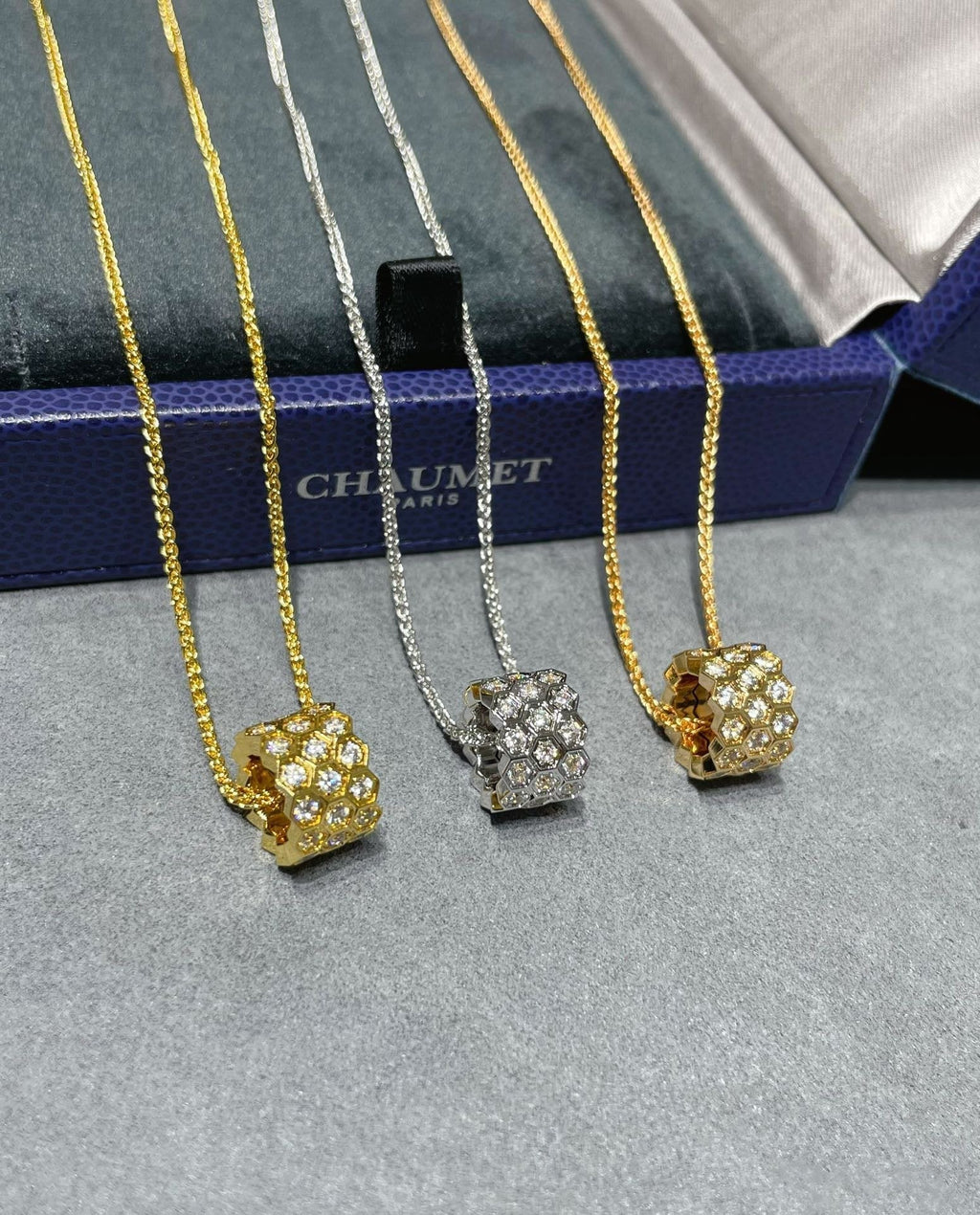 [⭐DORISW] BEE LOVE DIAMANT-PAVÉ 3-REIHIGE HALSKETTE