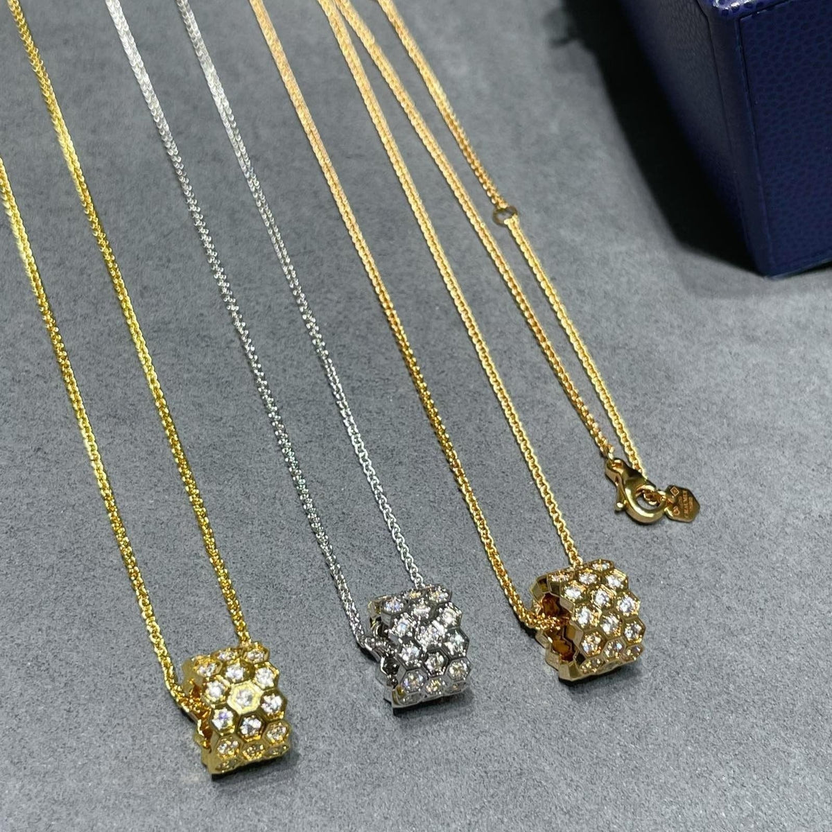 [⭐DORISW] BEE LOVE DIAMANT-PAVÉ 3-REIHIGE HALSKETTE