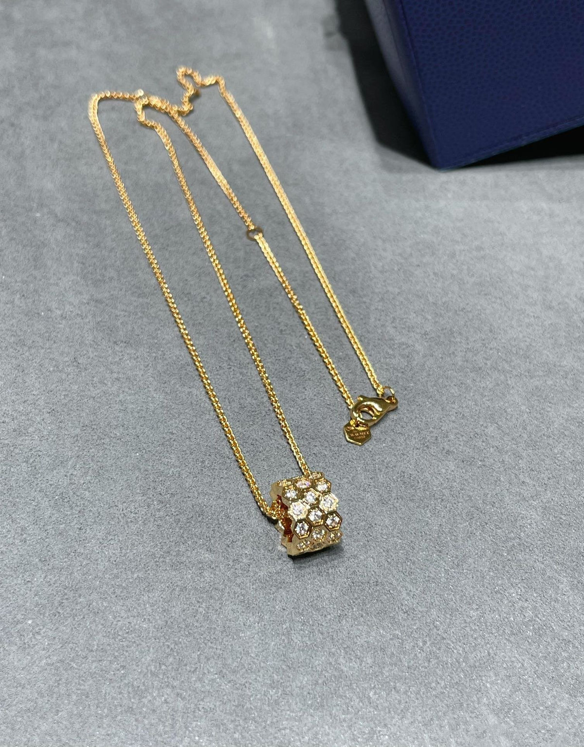 [⭐DORISW] BEE LOVE DIAMOND PAVED 3 ROW NECKLACE